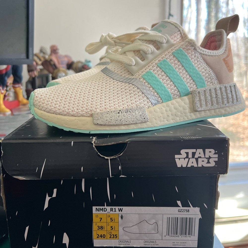 Adidas NMD R1 Limited Edition Star Wars Mandalorian Sneakers Size 7 Women’s